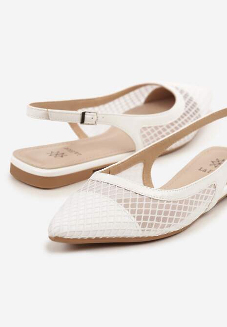 Białe Siateczkowe Sandały ze Szpiczastym Noskiem i Paskiem z Klamerką Yastia