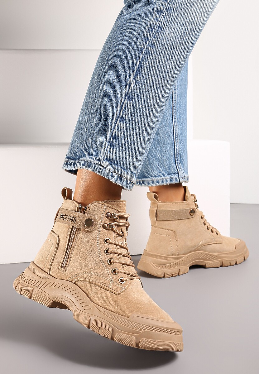 Brązowe Sznurowane Traperki z Ekozamszu z Suwakiem i Paskiem z Napisami Dikofena