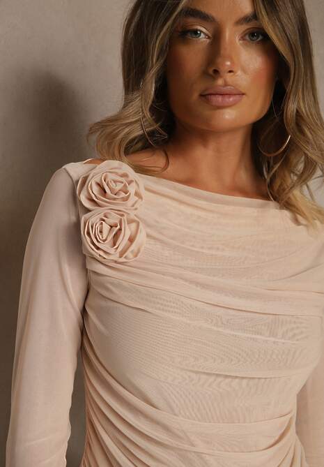 Jasnobeżowa Marszczona Bluzka z Siateczki Zdobiona Aplikacją w Kształcie Róży Olirisa