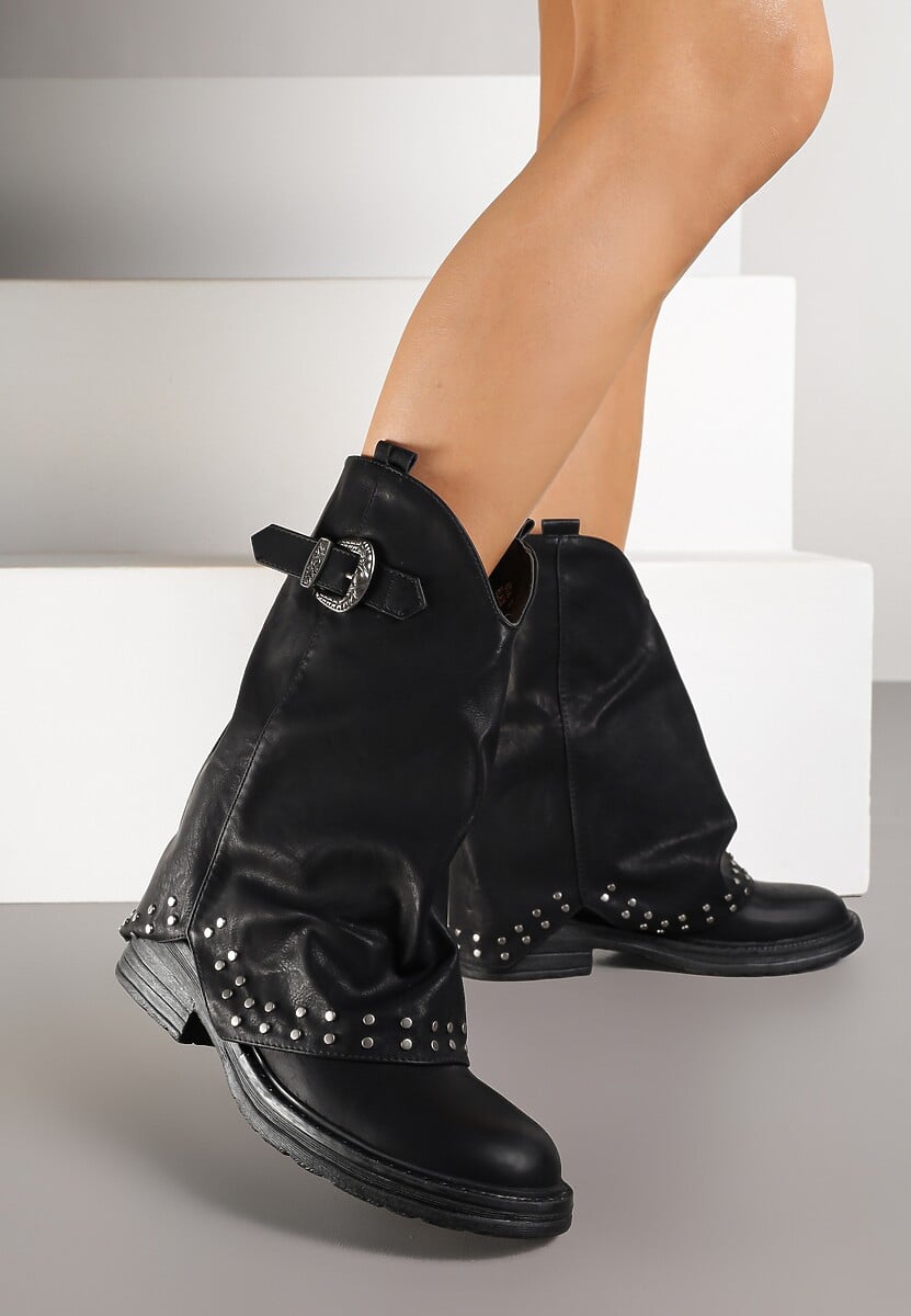 Czarne Botki z Cholewką Imitującą Nogawkę z Nitami i Paskiem ze Sprzączką Riluvena