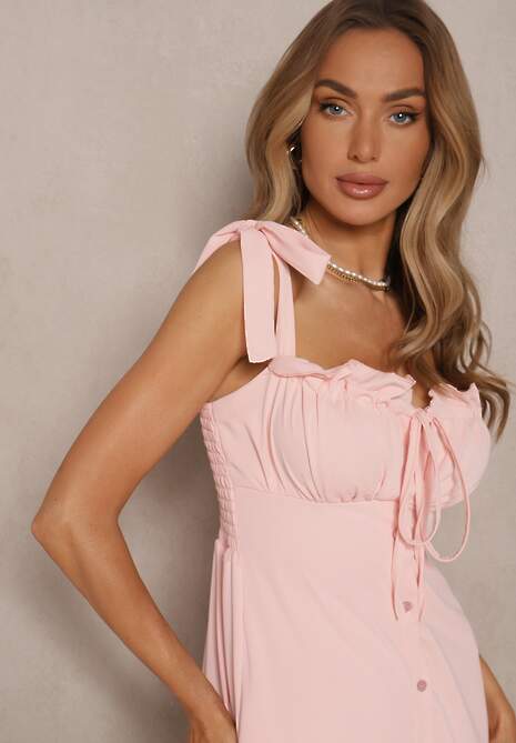 Różowa Taliowana Sukienka w Rustykalnym Stylu Zdobiona Falbanami i Wiązaniem Varkio