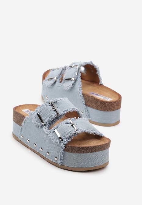 Jasnoniebieskie Klapki na Platformie z Korka z Postrzępionymi Paskami Klamrami i Nitami Zelirene