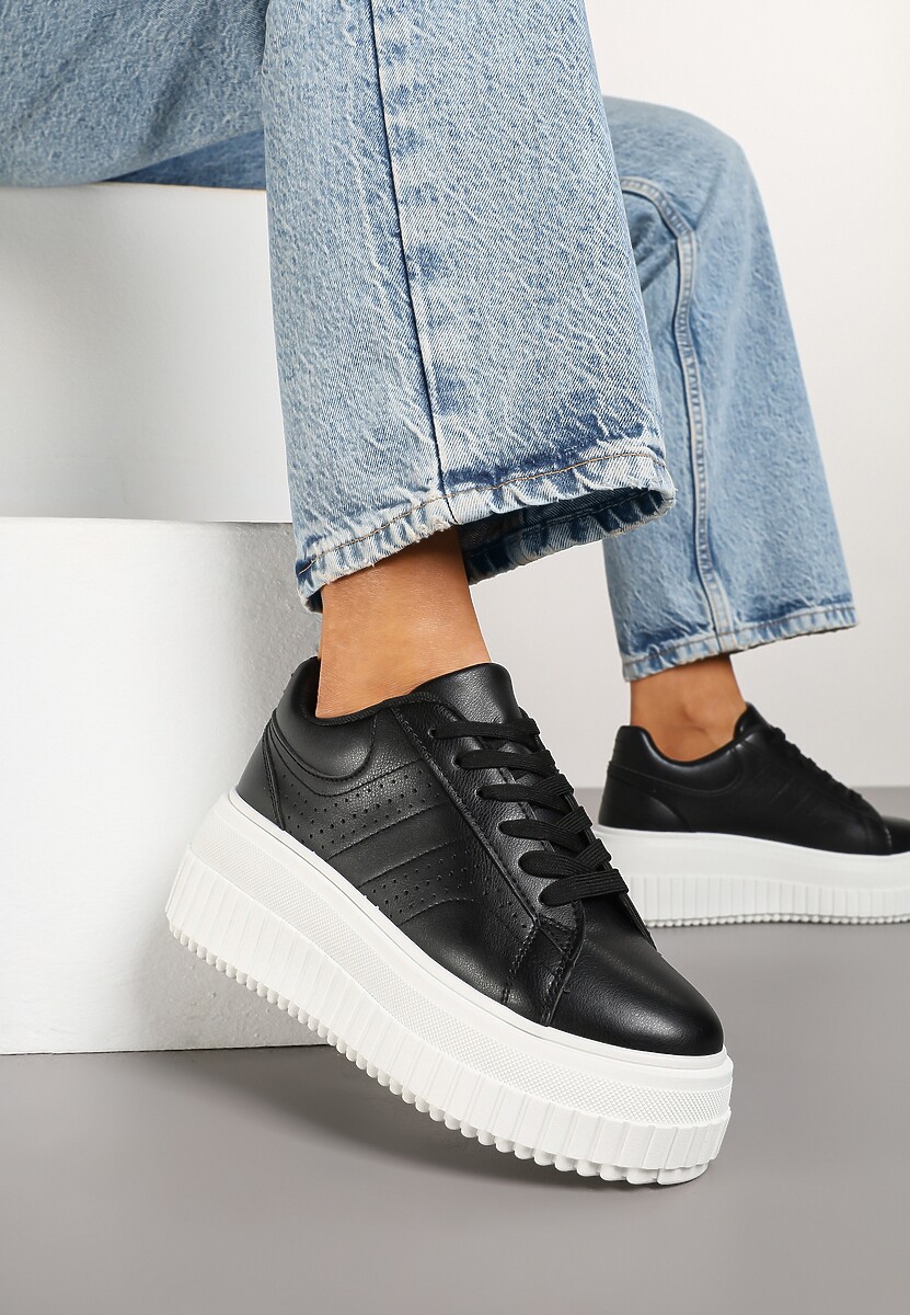 Czarne Sneakersy na Platformie Ozdobione Perforacją Eleainna