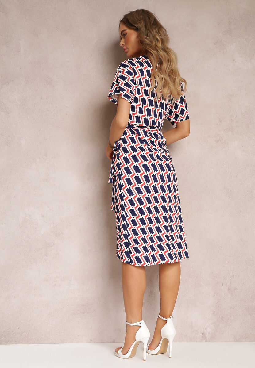 Granatowa Kopertowa Sukienka Wiązana w Pasie w Geometryczny Wzór  Aphrosia