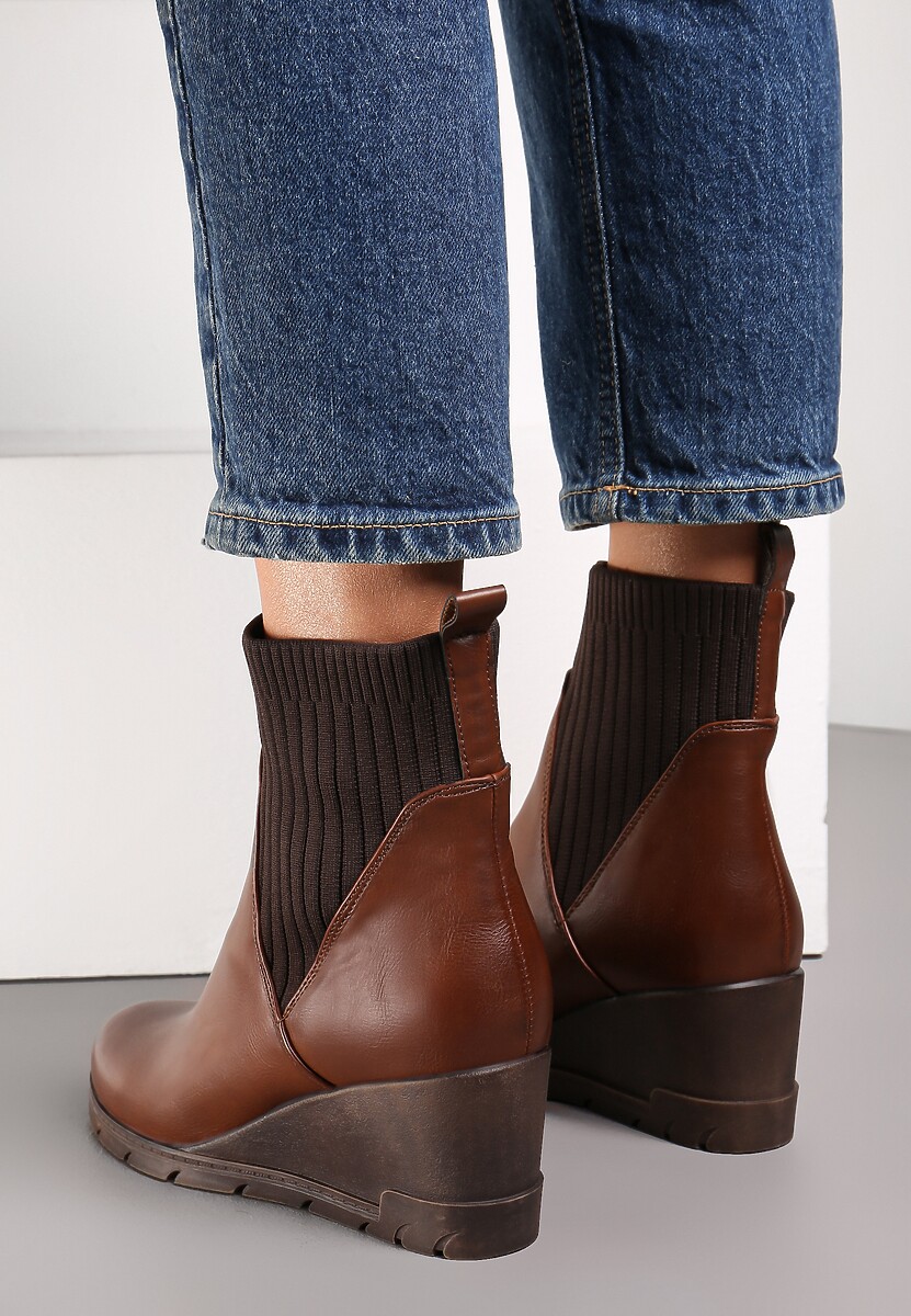 Brązowe Botki z Elastyczną Cholewką na Koturnie Touge