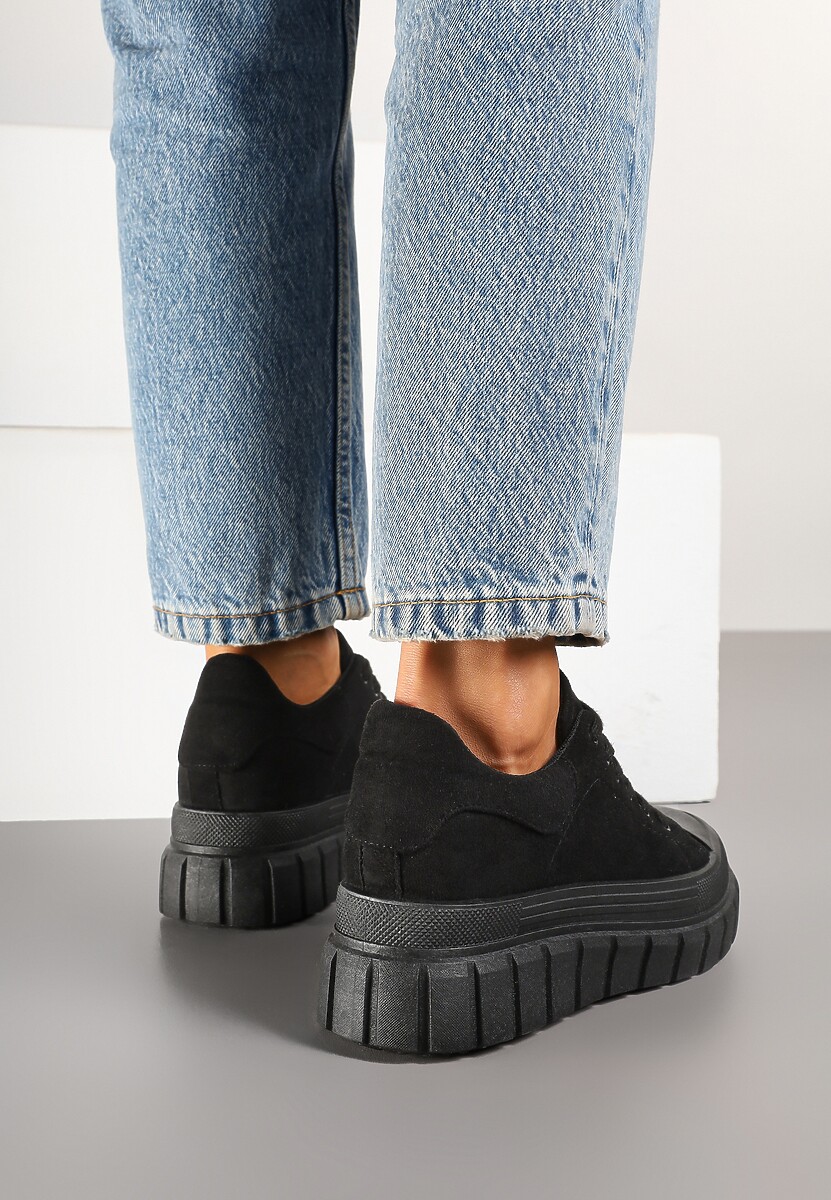 Czarne Sneakersy Vices na Platformie z Tłoczeniem Ozdobione Perforacją Leaniael