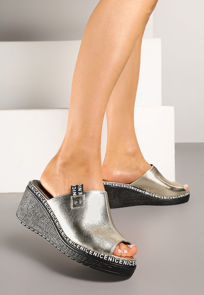 Białe Klapki na Koturnie z Otwartym Noskiem Kenara