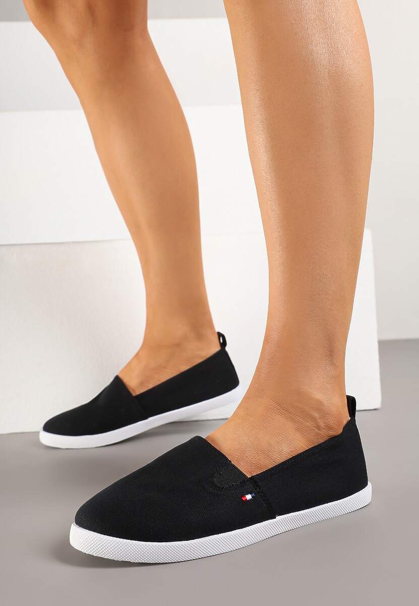 Czarno-Białe Tenisówki Vices o Klasycznym Wsuwanym Fasonie z Elastycznymi Wstawkami Telaviela