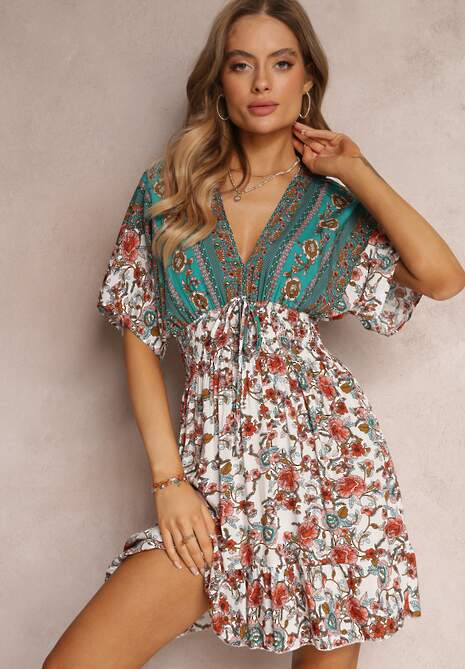 Biało-Zielona Wiskozowa Sukienka Mini z Gumką w Pasie i Wycięciem na Plecach Dylina