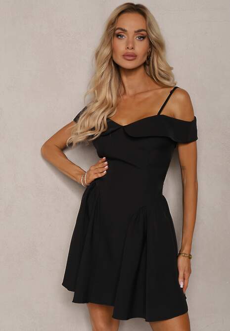 Czarna Sukienka na Ramiączkach z Regulacją z Usztywnionymi Miseczkami Miviora