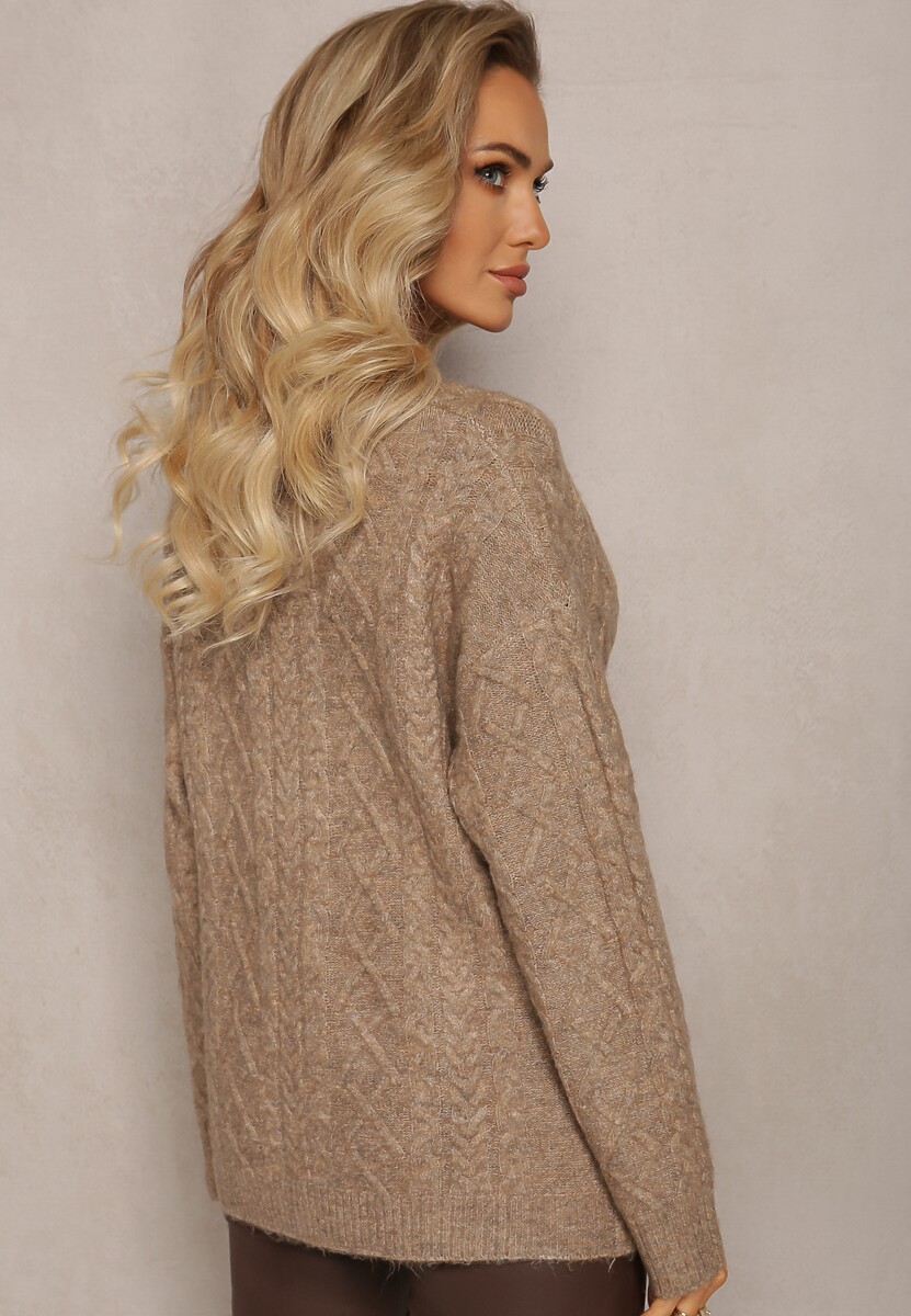 Beżowy Zapinany Kardigan z Trójkątnym Dekoltem i Warkoczykowy Splot Juessa