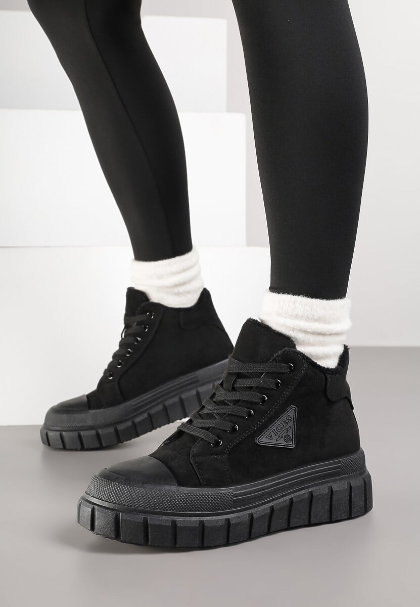 Czarne Botki Vices Typu Trapery na Platformie z Tłoczeniem i Aplikacją Gioselda