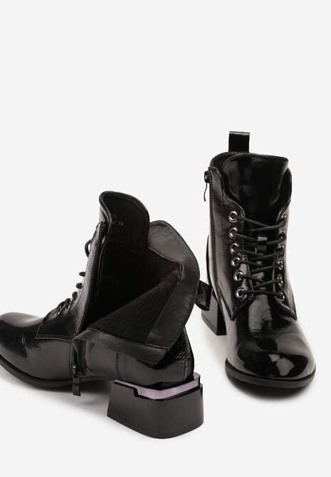 Czarne Lakierowane Botki Vices na Klocku ze Zdobieniem i Sznurowaną Cholewką Falmirea