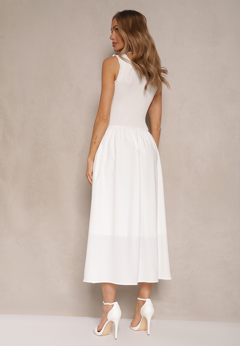 Biała Rozkloszowana Sukienka z Wiskozy Ozdobiona Naszywką Ronlina