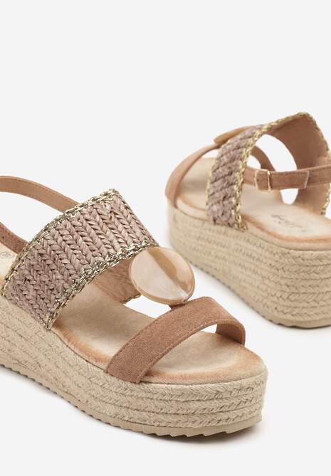 Brązowe Sandały na Plecionej Platformie z Ozdobą Faloti