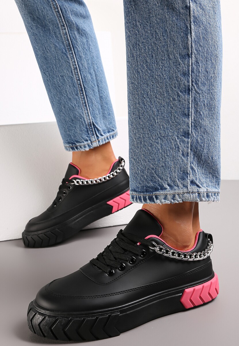 Czarne Sneakersy na Tłoczonej Platformie Ozdobione Łańcuchem Jaihini