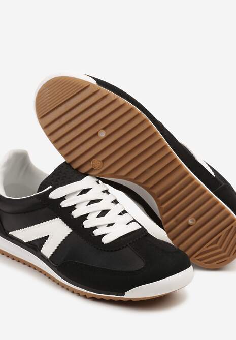 Czarne Sneakersy Klasyczne Tenisówki Zdobione Przeszyciami Bortewi