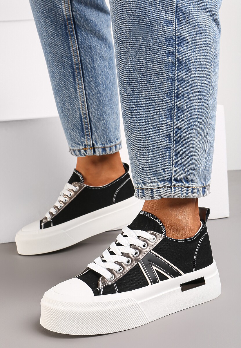 Czarne Trampki na Grubej Podeszwie Sznurowane Peonema