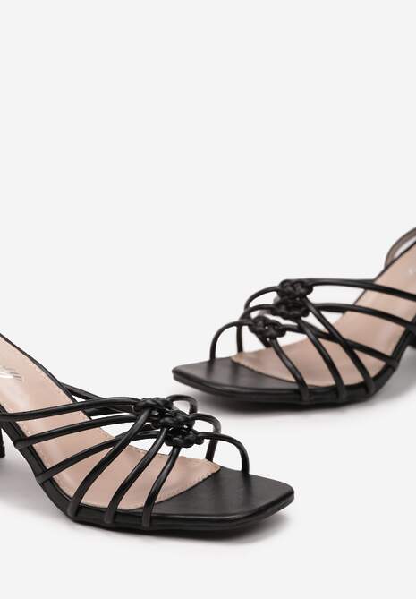 Czarne Sandały na Szerokim Słupku z Cienkimi Splątanymi Paskami z Przodu Fagatti