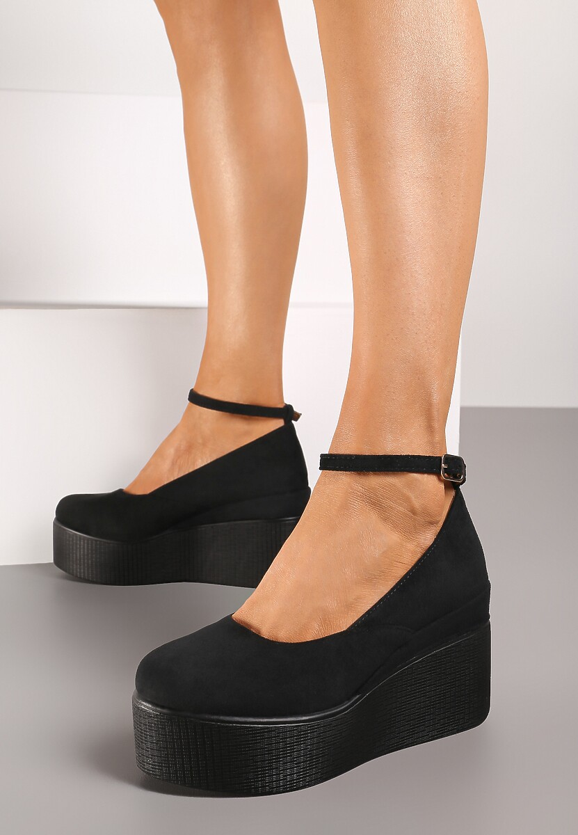 Czarne Czółenka na Koturnie z Platformą Zapinane przy Kostce na Klamerkę Kildia