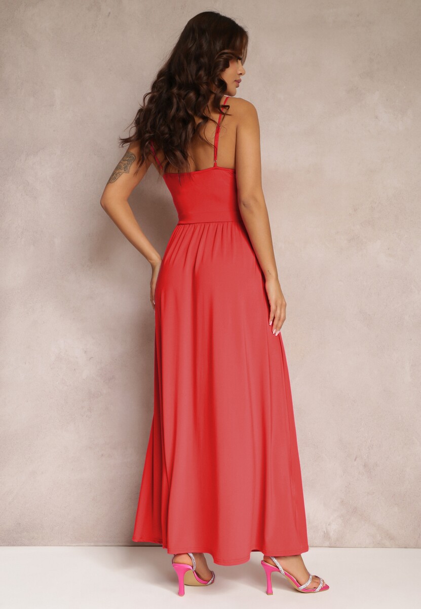 Czerwona Rozkloszowana Sukienka Maxi na Cienkich Ramiączkach z Rozporkiem Weslyn