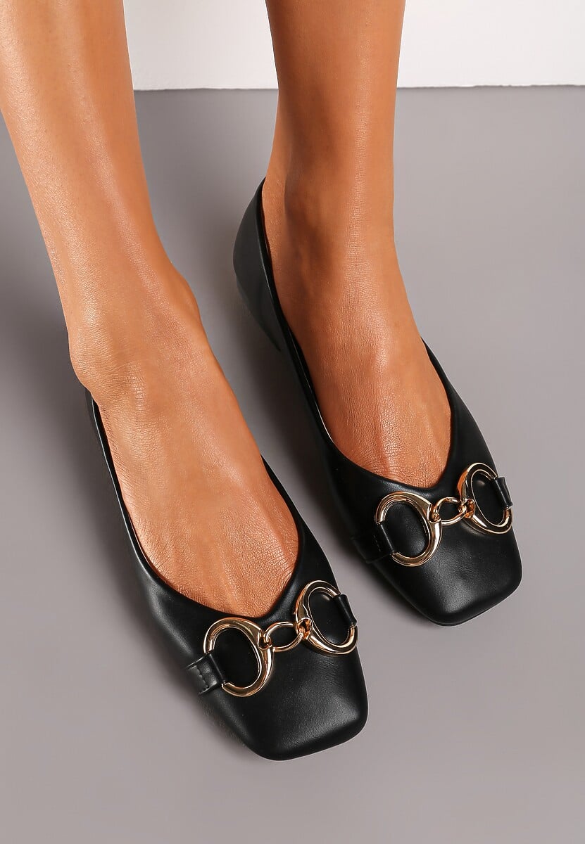 Czarne Balerinki Ozdobione Metalową Klamrą i Noskiem Kwadratowym Eladra