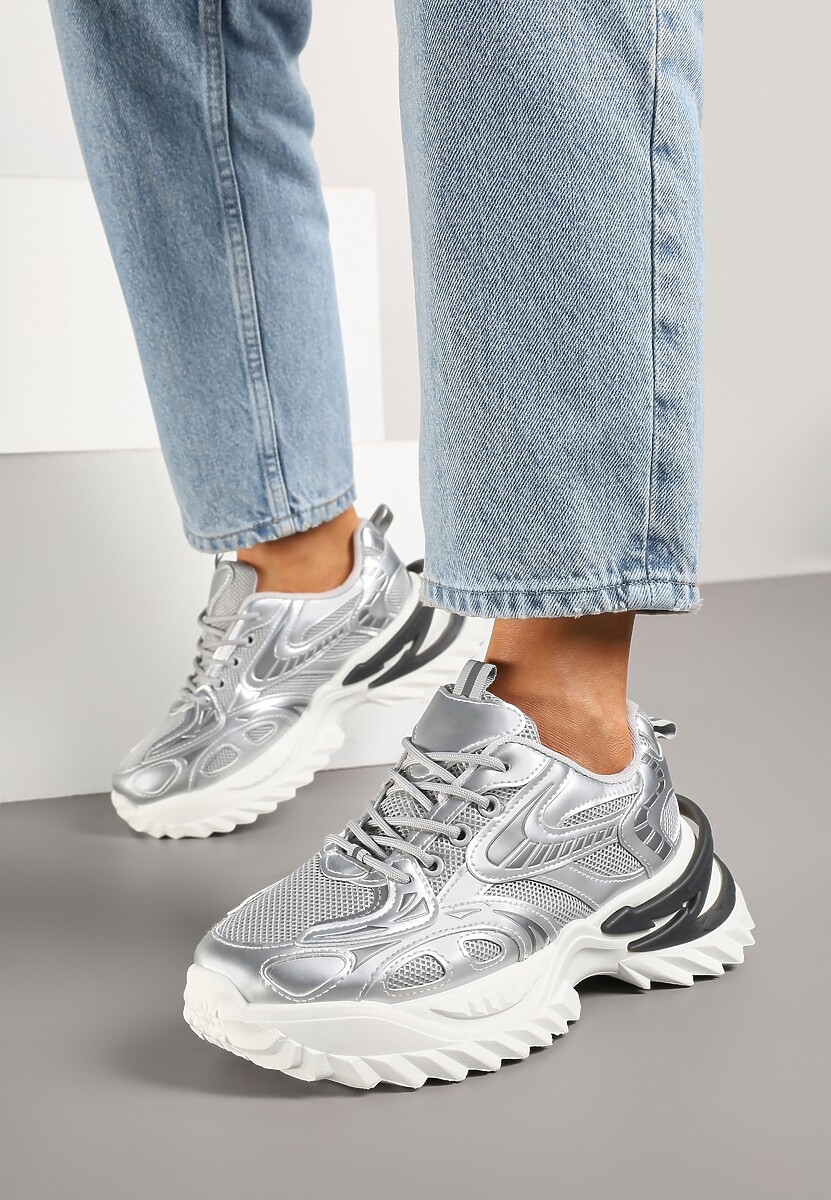 Srebrne Sneakersy na Platformie z Tłoczeniem i Siateczkowymi Wstawkami Galoria