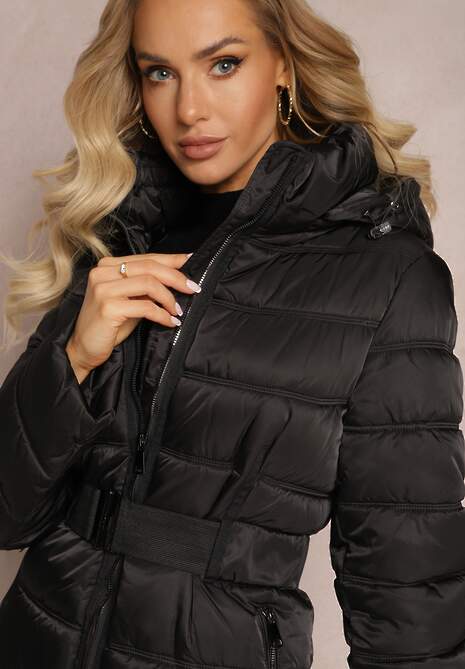 Czarna Kurtka Płaszcz z Poziomym Pikowaniem i Paskiem w Talii Nondra