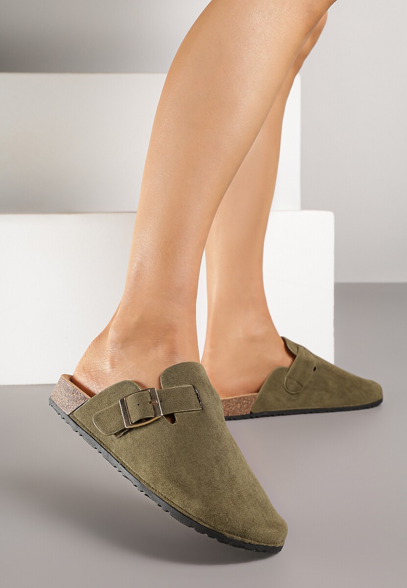 Zielone Klapki Chodaki Ozdobione Paskami z Klamrami Silamia