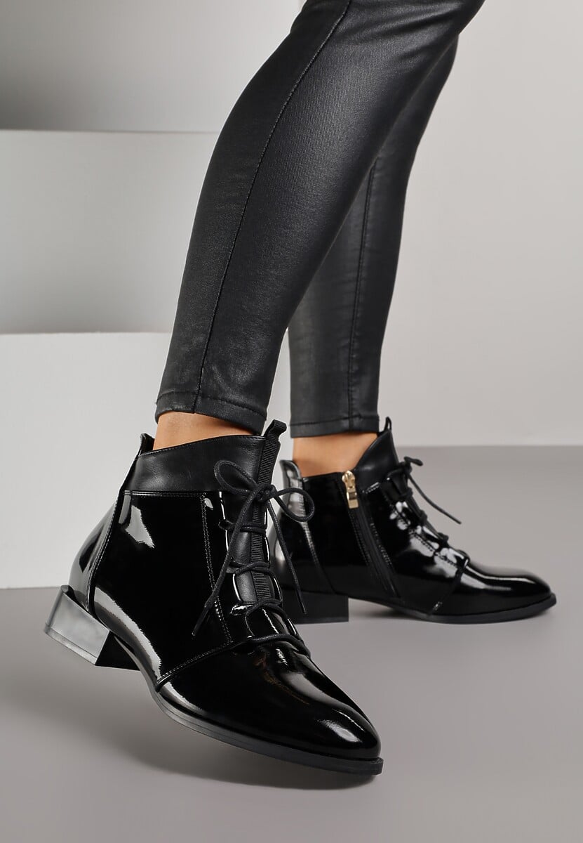 Czarne Botki Lakierowane na Płaskiej Podeszwie ze Sznurowaniem Mivalia