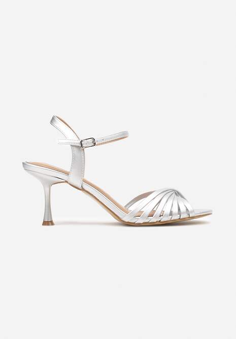 Srebrne Sandały z Imitacji Skóry na Niskiej Szpilce ze Sprzączką Marique