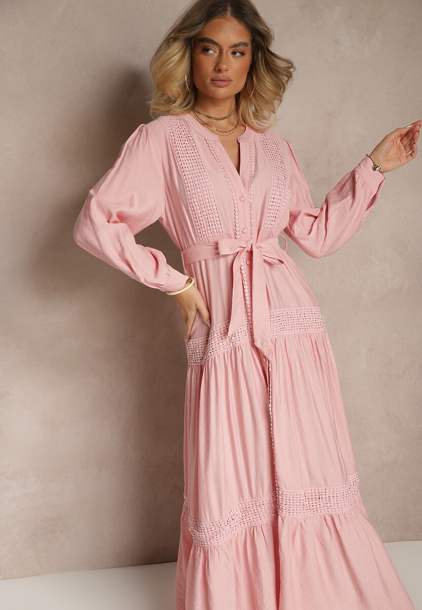 Różowa Wiskozowa Sukienka o Rozkloszowanym Kroju z Wiązanym Paskiem i Koronką Reisavien