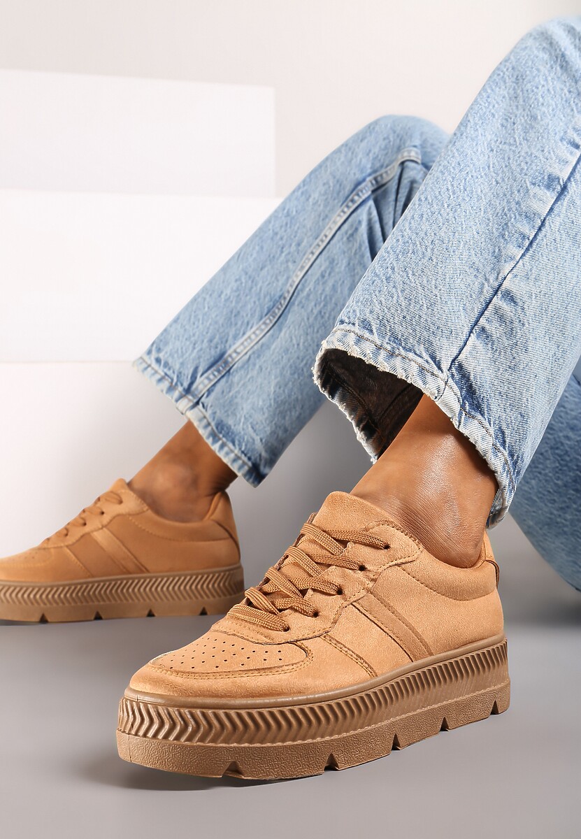 Ciemnobeżowe Sneakersy z Perforacją na Żłobionej Podeszwie Riparian Rights