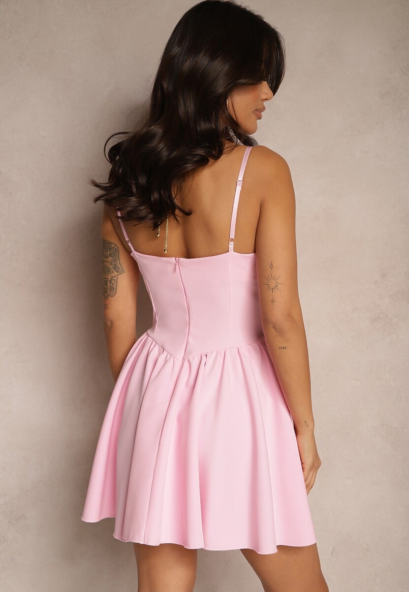 Jasnoróżowa Rozkloszowana Sukienka z Gorsetową Górą na Ramiączkach Leannith