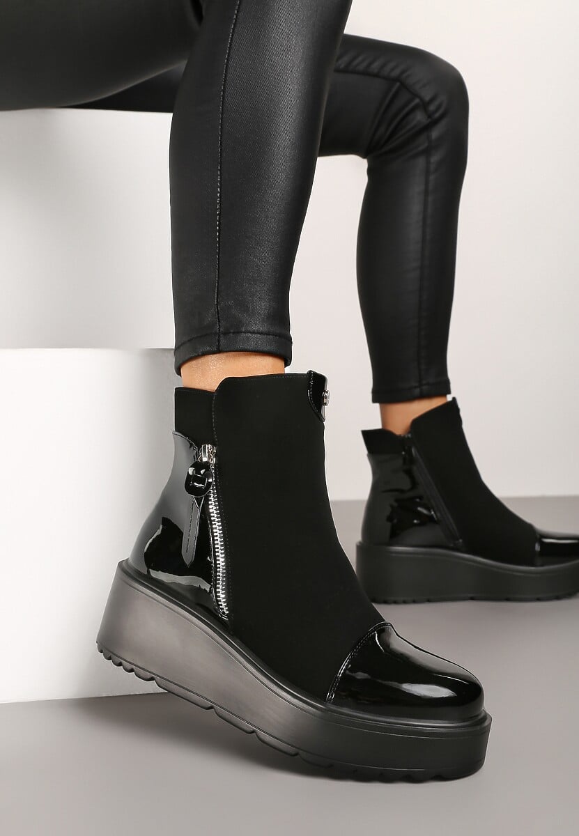 Czarne Botki na Koturnie z Lakierowanymi Wstawkami i Ozdobnym Suwakiem Lannovia