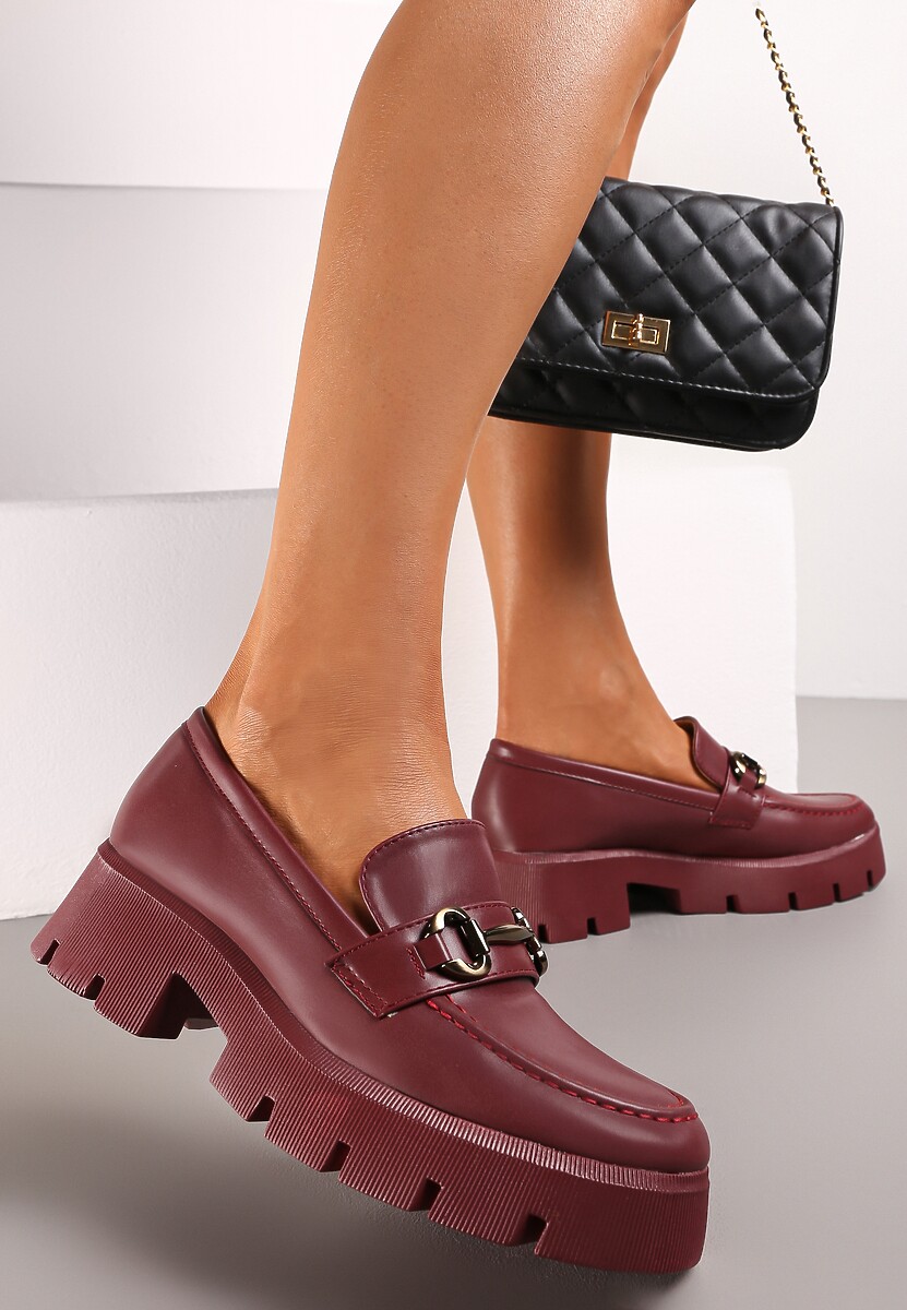 Bordowe Mokasyny z Ozdobną Klamerką na Grubej Podeszwie Neizia