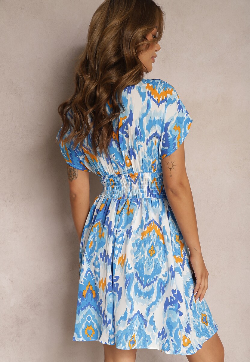 Niebieska Sukienka Rozkloszowana z Trójkątnym Dekoltem i Gumką w Talii Darrla