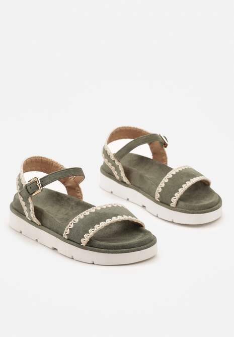 Zielone Sandały na Płaskiej Podeszwie z Ozdobnymi Paskami Zapinane przy Kostce Fialena