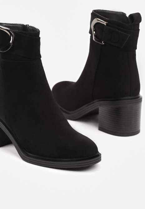 Czarne Botki Sztyblety na Słupku z Ozdobnym Paskiem i Klamrą Irissara