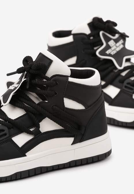 Biało-Czarne Płaskie Sneakersy za Kostkę Ozdobione Gwiazdą Saveline