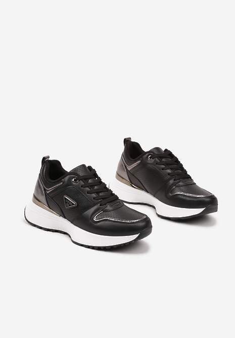 Czarne Sneakersy Ozdobione Perforacją i Geometryczną Aplikacją Senilanea