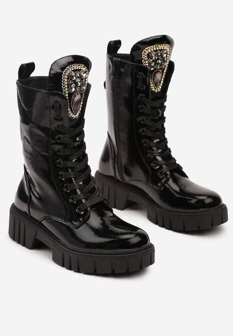 Czarne Botki Lakierowane w Stylu Workerów na Platformie z Tłoczeniem i Cyrkoniami Bellinnora