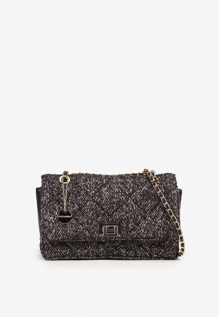 Czarna Pikowana Torebka Boucle z Wełną i Ozdobnym Łańcuszkiem Seaneris