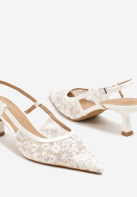 Białe Siateczkowe Sandały na Kaczuszce z Noskiem w Szpic w Kwiatki Lisania