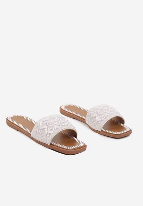 Białe Klapki z Ozdobnymi Koralikami Tatiliris