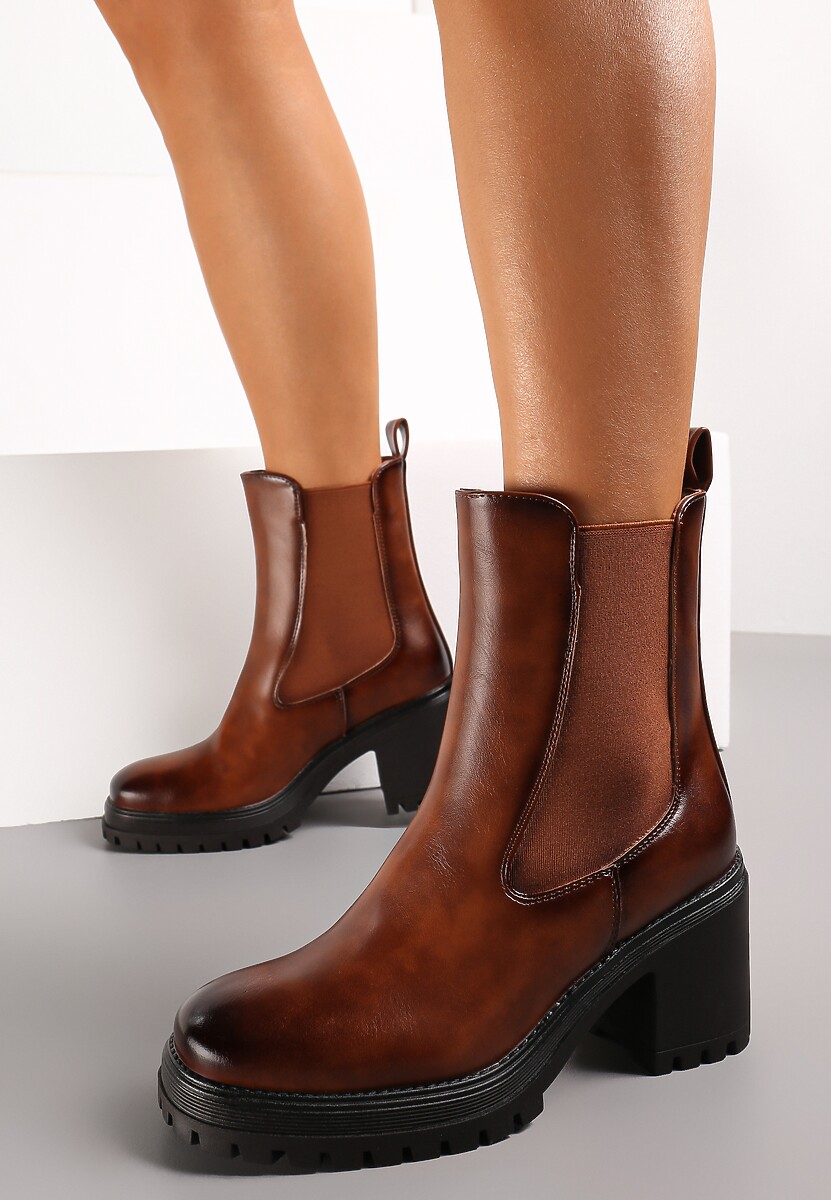 Brązowe Botki Sztyblety na Słupku z Elastyczną Wstawką Kennadia