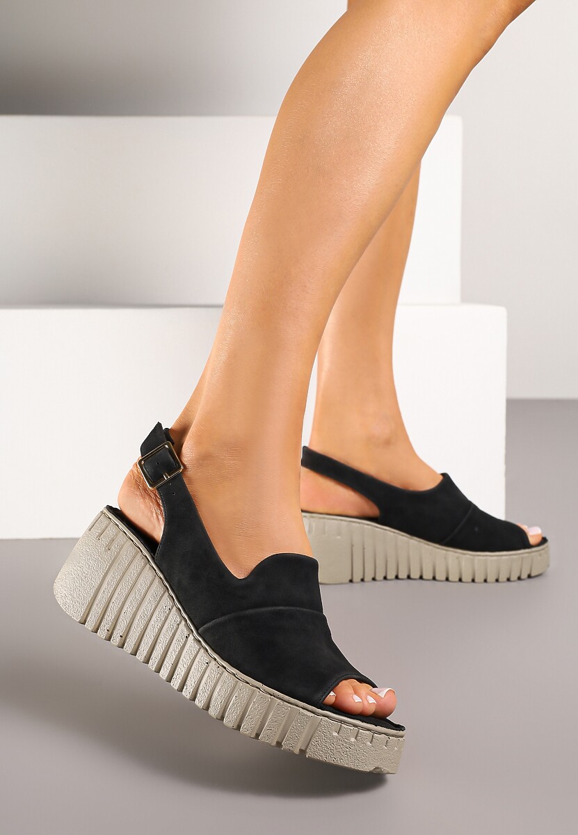 Czarne Sandały na Tłoczonym Koturnie Vices Reaveline