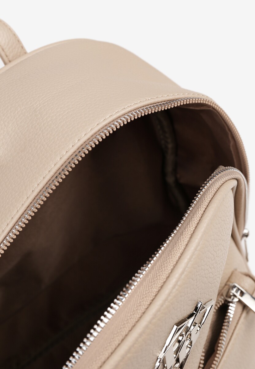 Ciemnobeżowy Casualowy Plecak z Metalicznym Zdobieniem Paseniela