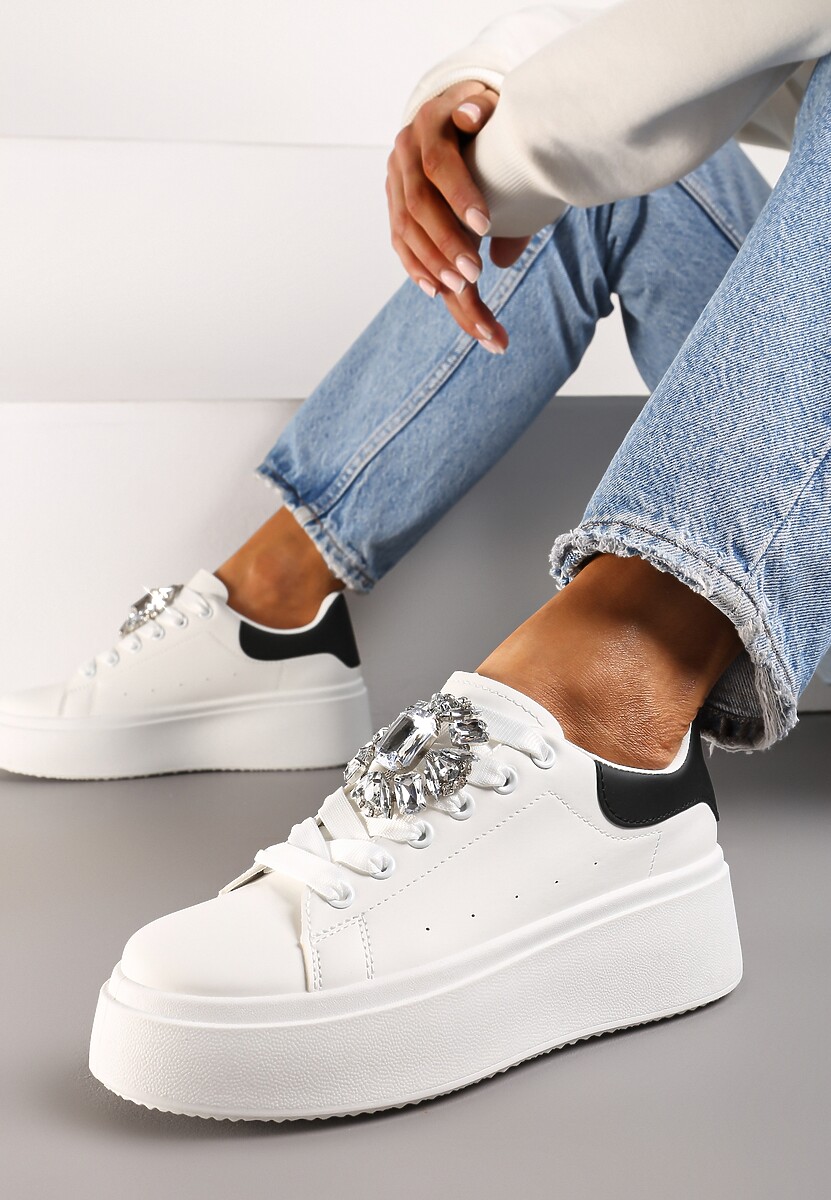 Biało-Czarne Sneakersy na Grubej Podeszwie z Ozdobną Aplikacją Kamienia  Danthia