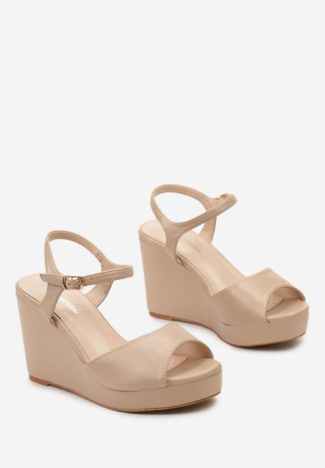 Beżowe Sandały z Imitacji Skóry na Koturnie z Paskiem Przy Kostce Zaela